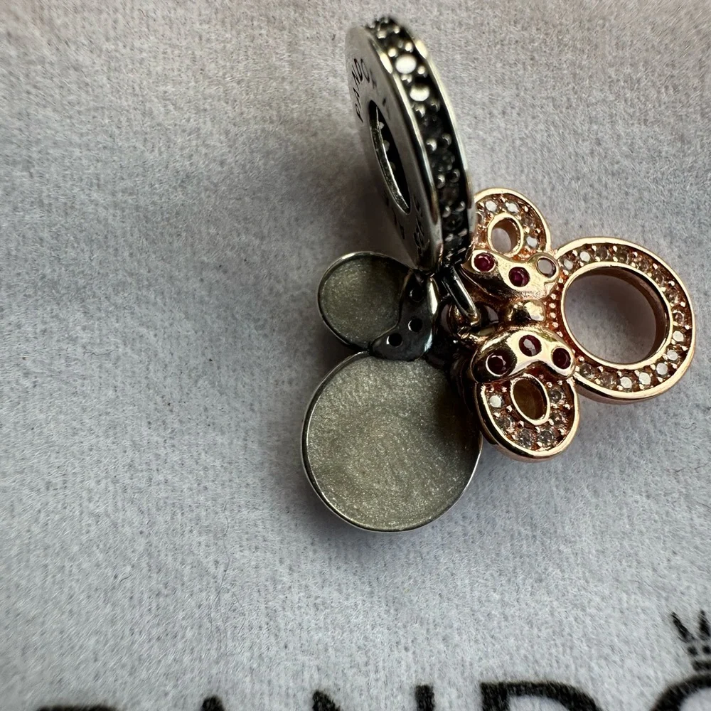Disney x PANDORA Minnie Mouse Charm For Mom
